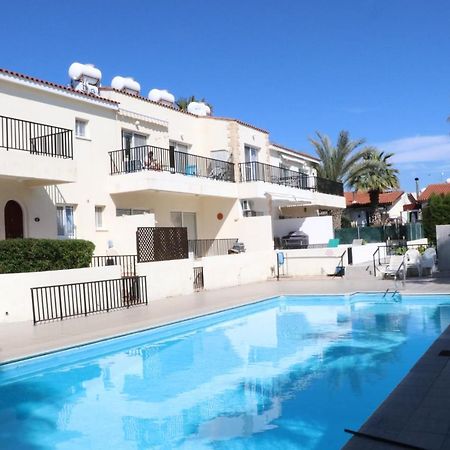 Cyking 2 Bed Apartment With Pool & 10 Min To Beach Paphos Kültér fotó