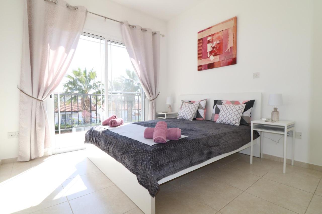 Cyking 2 Bed Apartment With Pool & 10 Min To Beach Paphos Kültér fotó