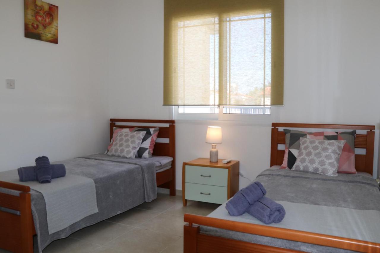 Cyking 2 Bed Apartment With Pool & 10 Min To Beach Paphos Kültér fotó