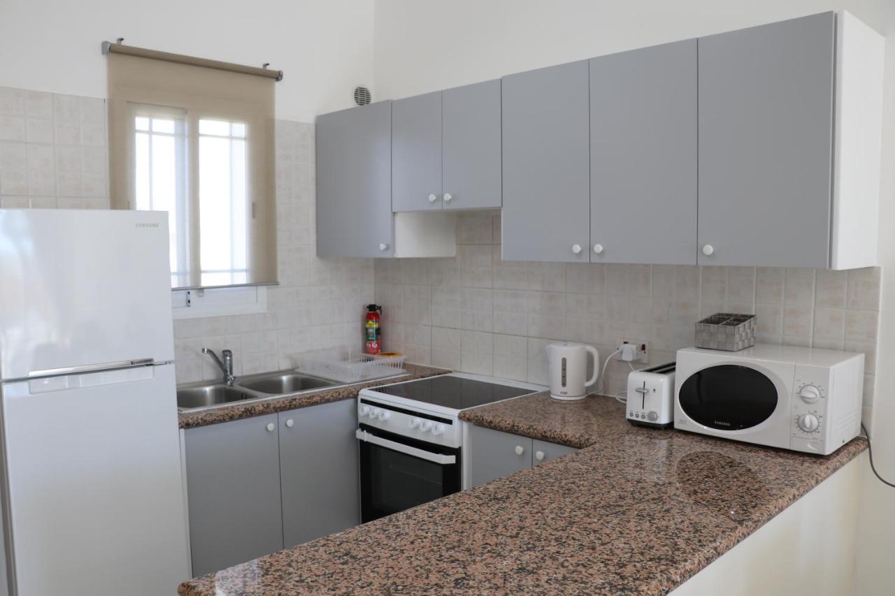 Cyking 2 Bed Apartment With Pool & 10 Min To Beach Paphos Kültér fotó