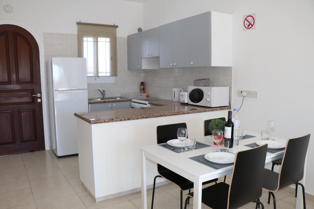 Cyking 2 Bed Apartment With Pool & 10 Min To Beach Paphos Kültér fotó