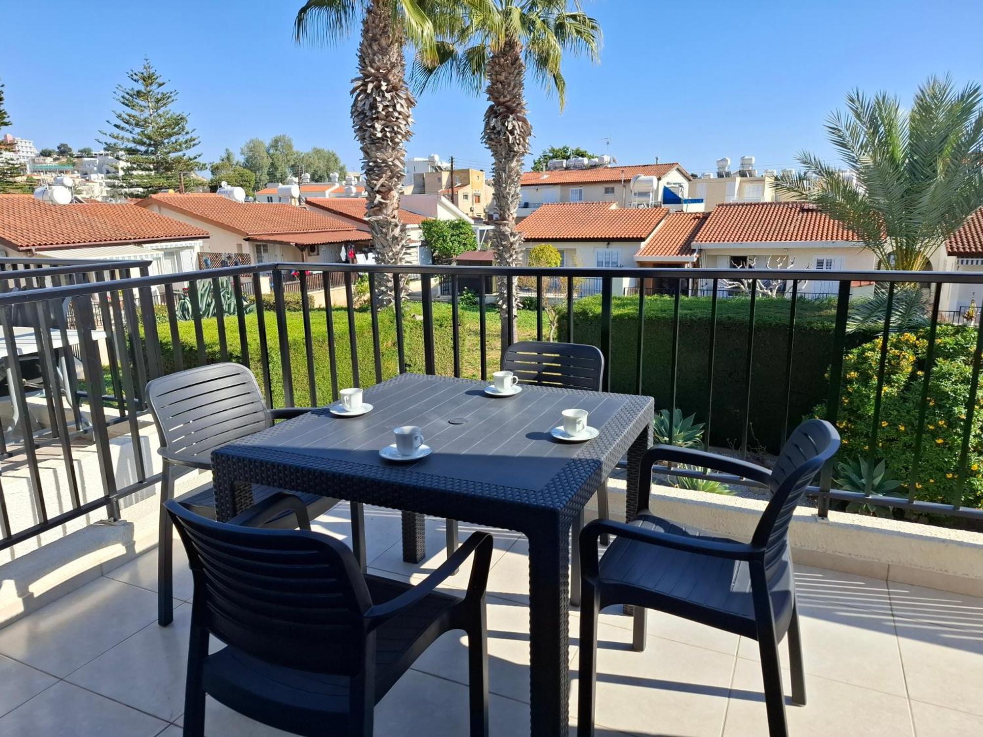 Cyking 2 Bed Apartment With Pool & 10 Min To Beach Paphos Kültér fotó
